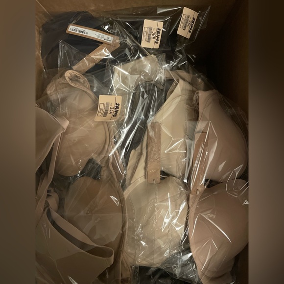 SKIMS WEEKLY LIVES ** LIKE & SHARE to be notifiedd! ** - Picture 3 of 17